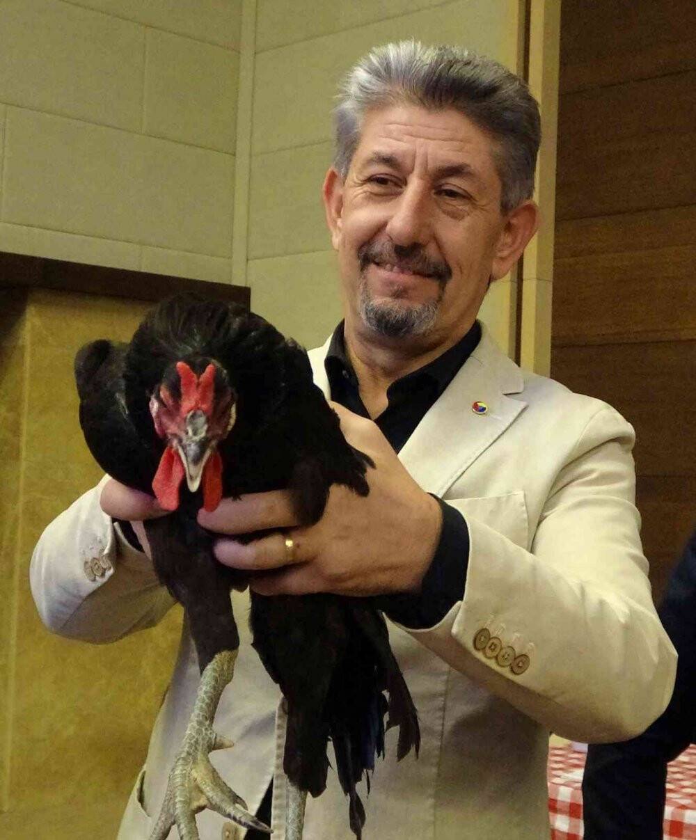 Yetiştirmesi 6 ay sürüyor, tanesi 3 bin 500 liradan alıcı buluyor