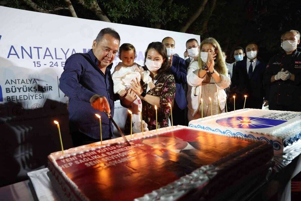 11’inci Antalya Kitap Fuarı’nı 589 bin 756 kişi ziyaret etti