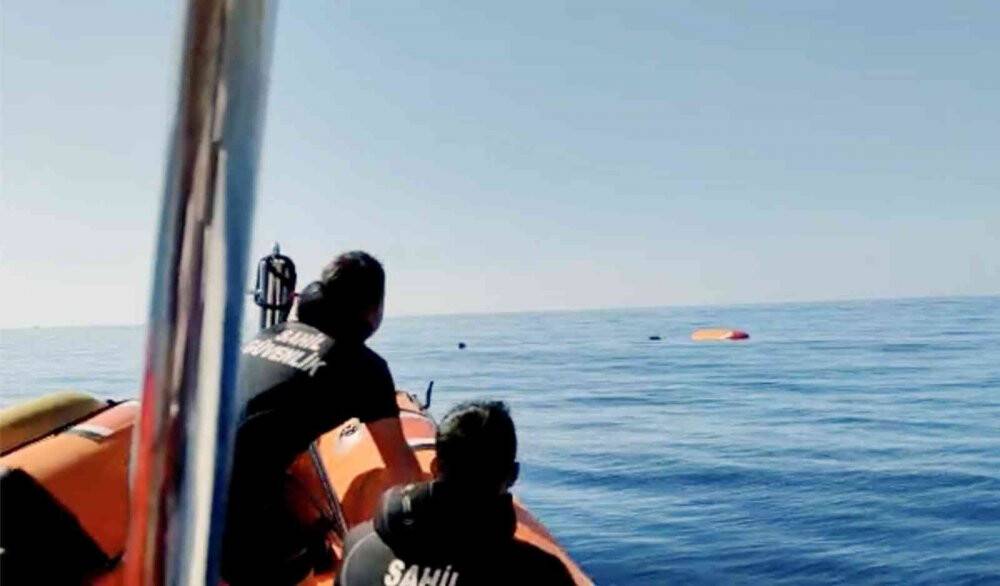 Ukraynalı paraşütçü denize düştü, Sahil Güvenlik ekipleri anında müdahale etti