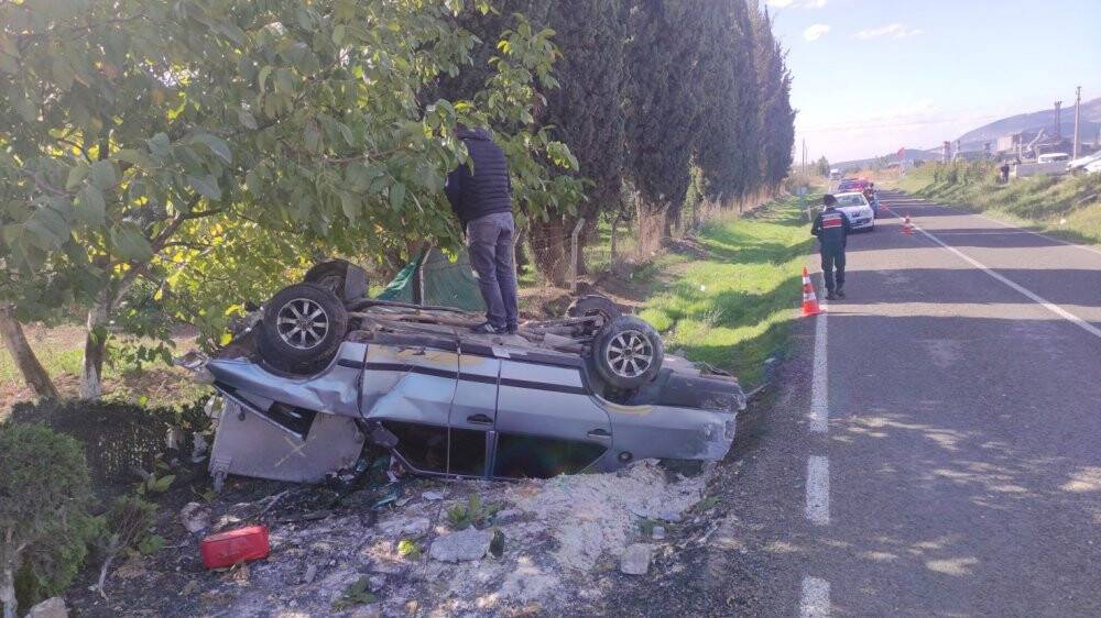 Hurdaya dönen aracının başında gözyaşı döktü