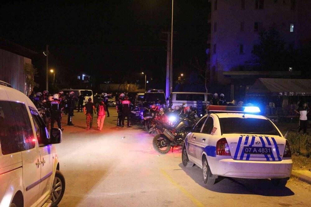 Antalya’da sokak düğünü değil savaş yeri