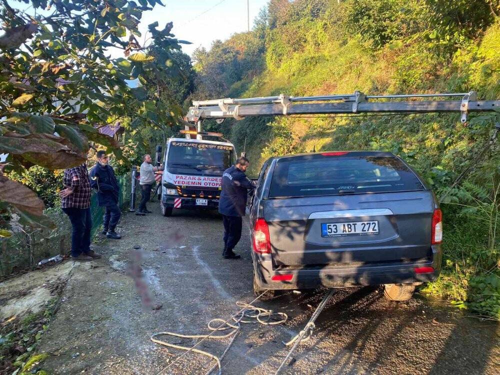 Devrilen aracın sürücüsü ağır yaralandı
