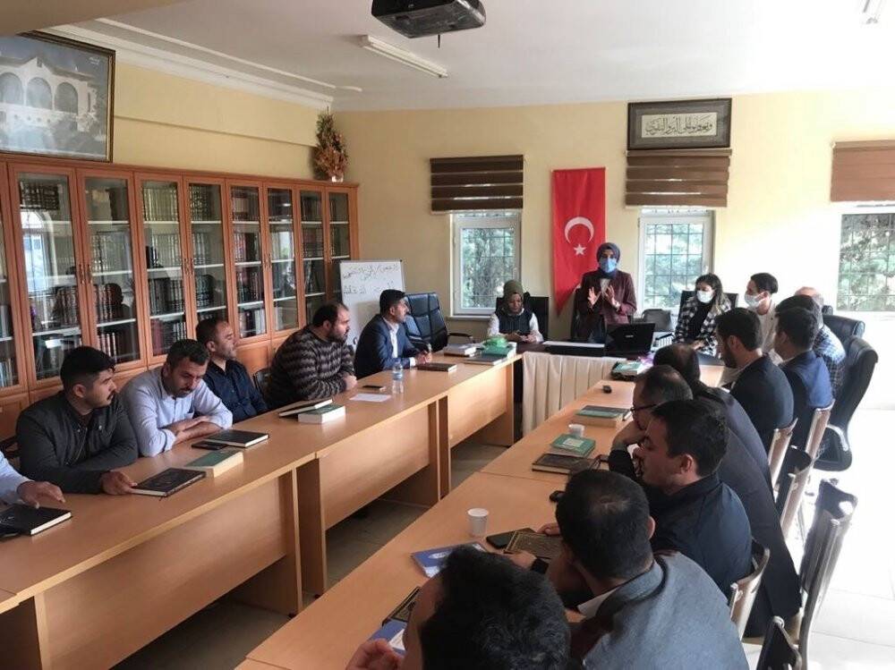 Din görevlilerine intiharı önleme toplantısı düzenlendi