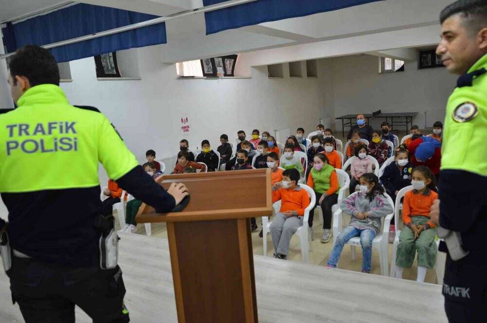 Miniklere trafik eğitimi verildi