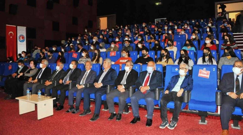 Prof. Dr. Nebi Özdemir, 'Tarihsel şahsiyetin 8 asra aşan bir yaşamı var'