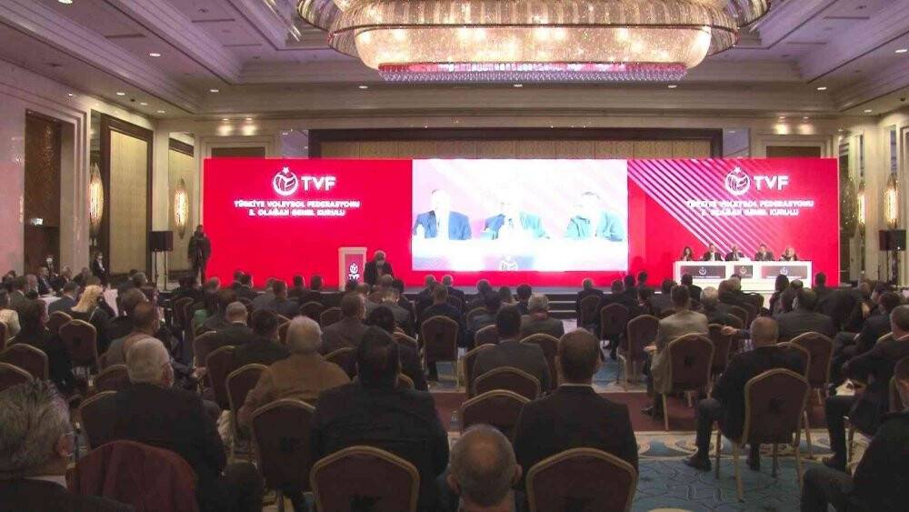 Türkiye Voleybol Federasyonu’nda Mehmet Akif Üstündağ yeniden başkan seçildi