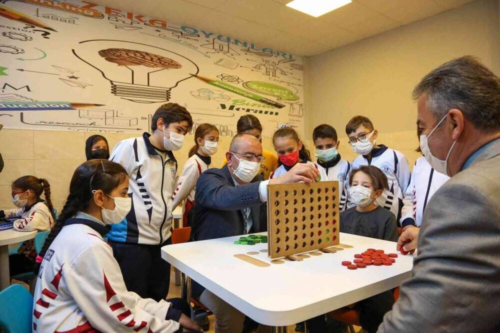 Başkan Kavuş bilim kurtlarıyla buluştu