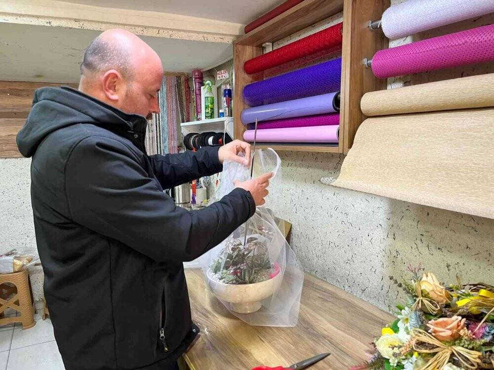 Kış aylarında ev ve iş yerlerindeki çiçeklere dikkat