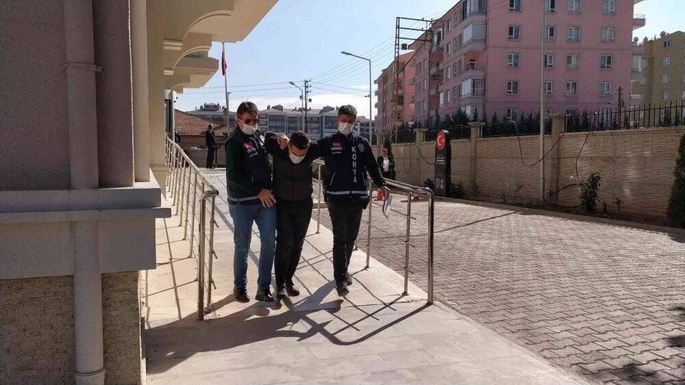 Konya'da arabası çizildi diye kapıcıyı öldüren zanlı adliyeye sevk edildi