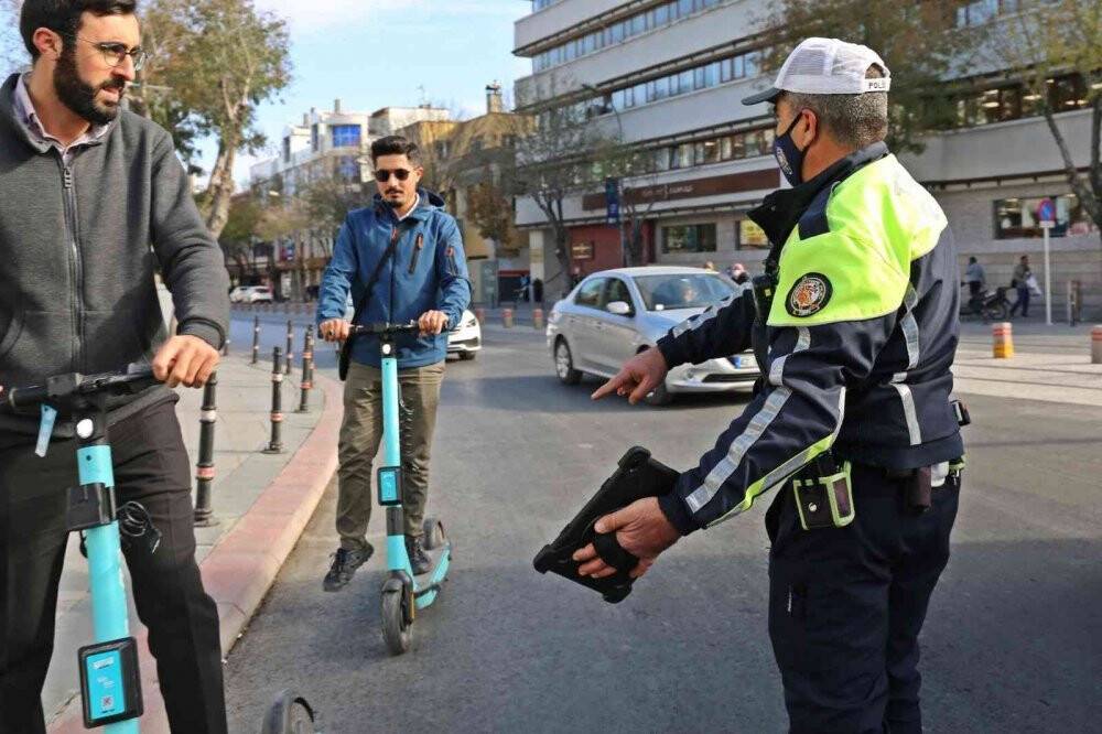 Konya’da elektrikli scooter denetimi