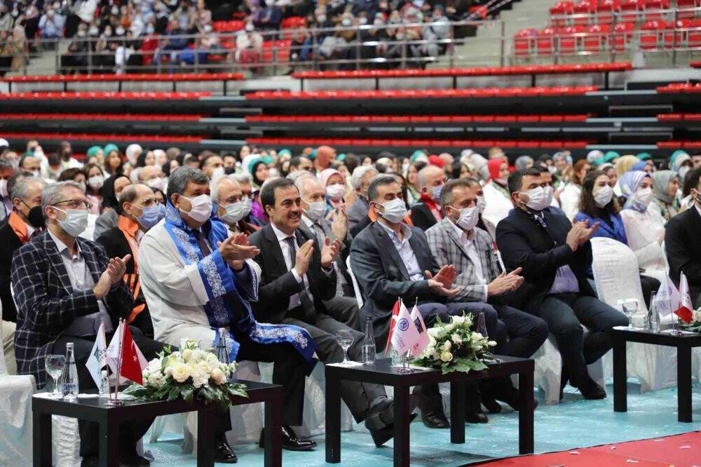 KTO Karatay Üniversitesinde mezuniyet coşkusu