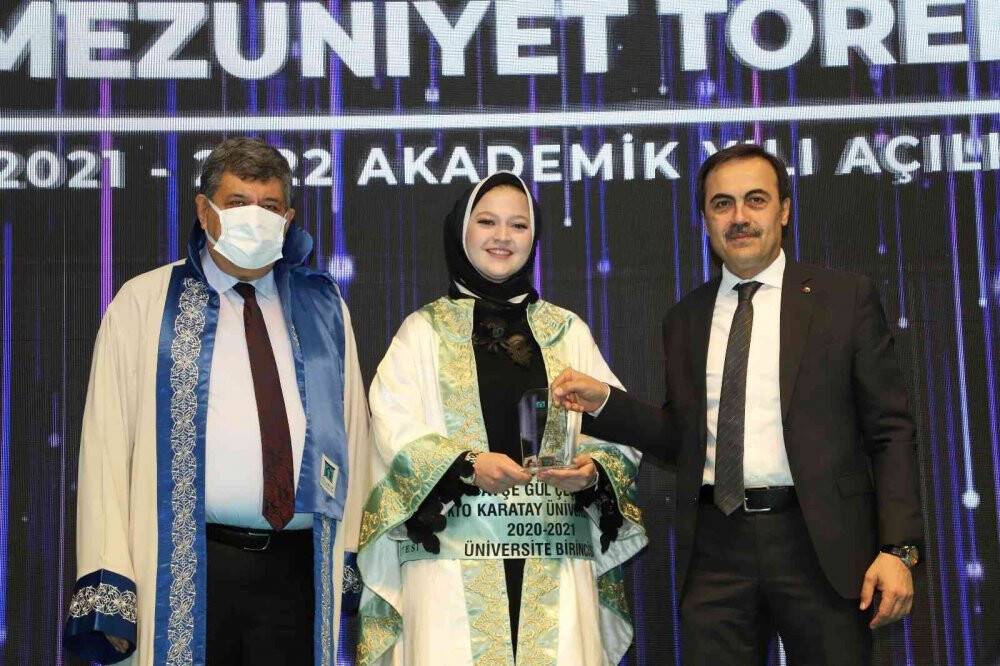 KTO Karatay Üniversitesinde mezuniyet coşkusu