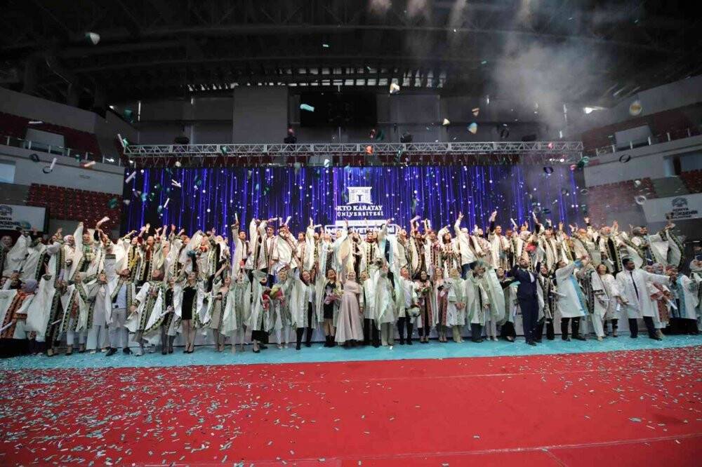 KTO Karatay Üniversitesinde mezuniyet coşkusu