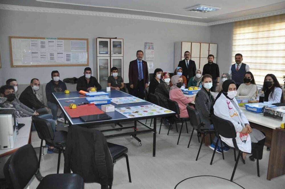 Öğretmenlere “Oyun Temelli Blok Kodlama” kursu