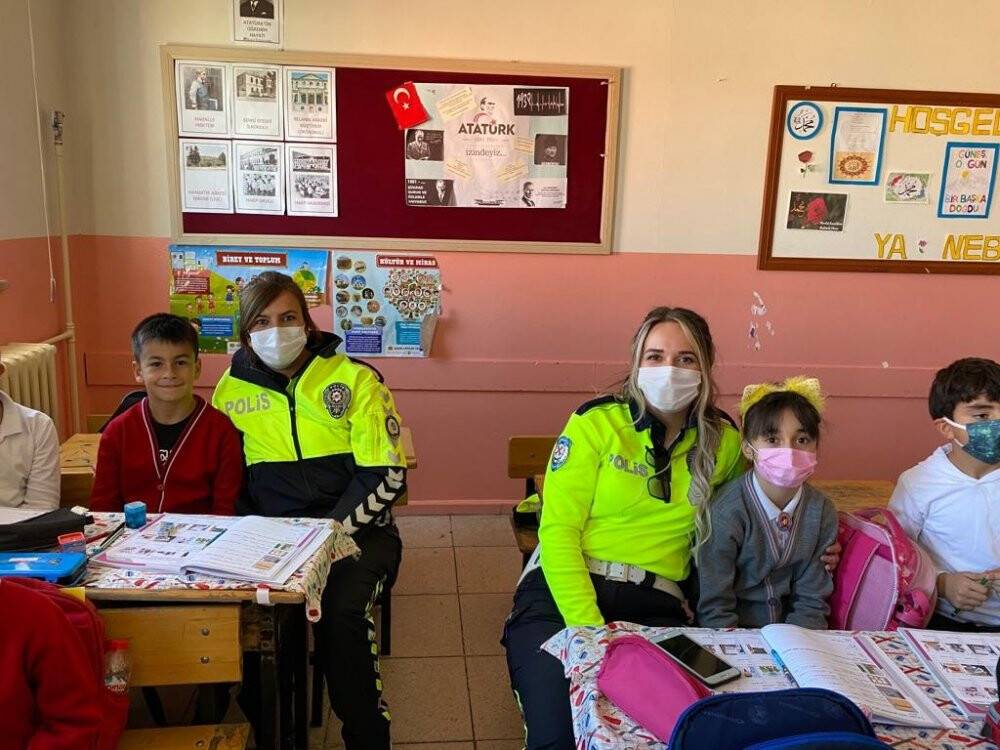 Polisten trafik eğitimi