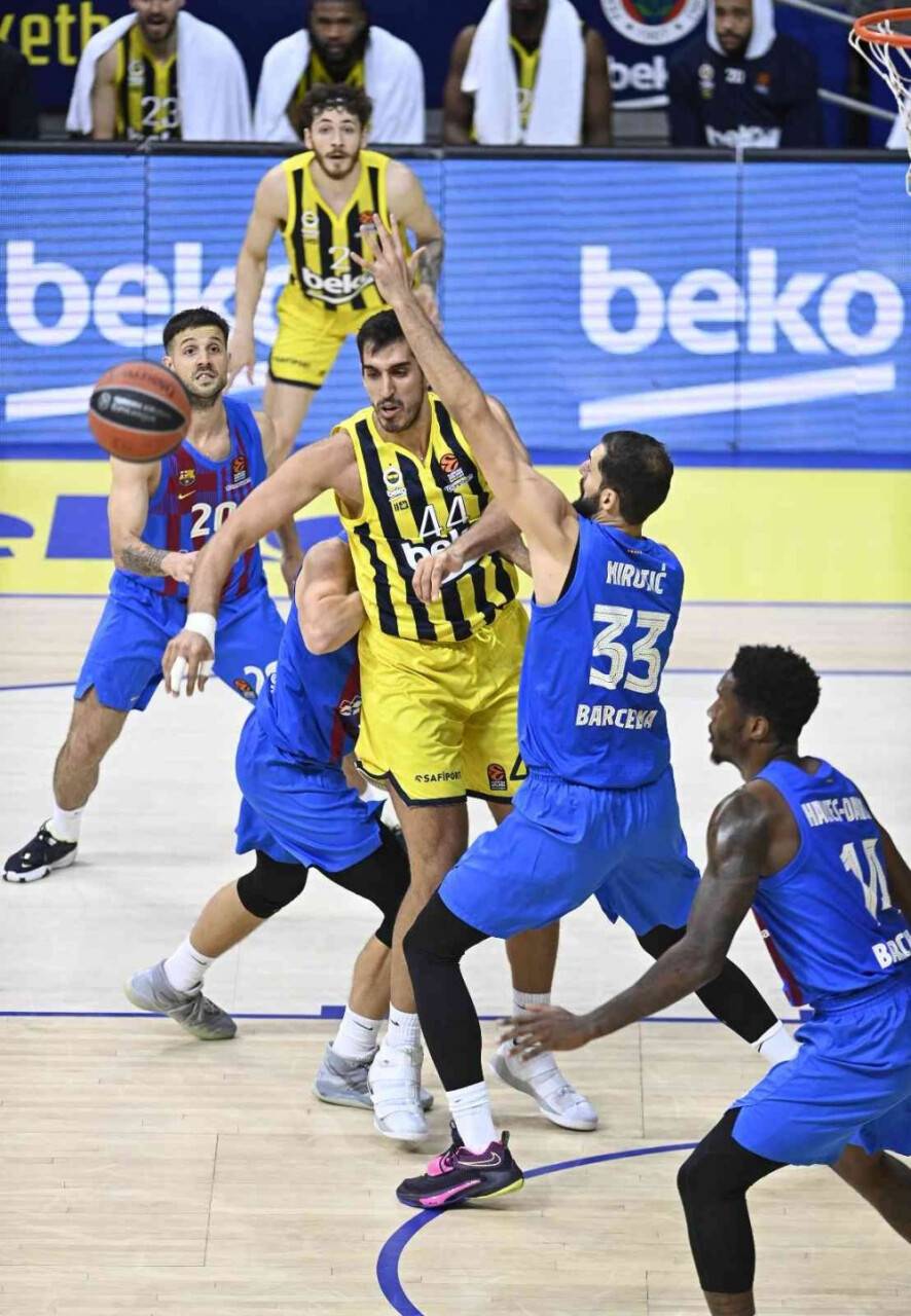 THY EuroLeague: Fenerbahçe: 74 - Barcelona: 76