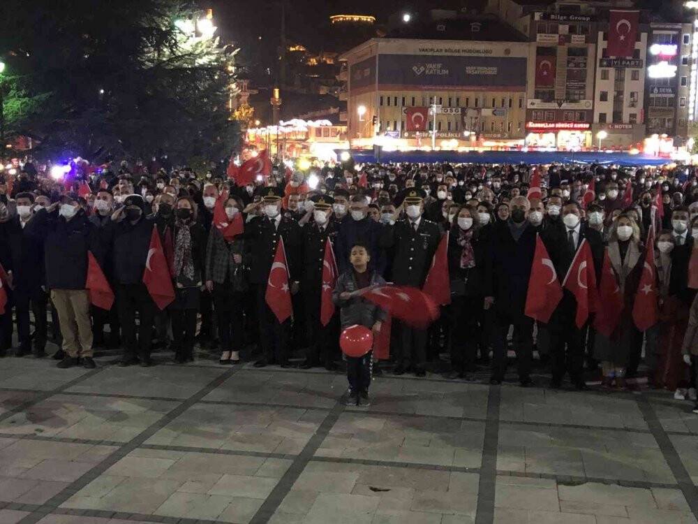 Kastamonu’da 98 dilek balonu gökyüzüne bırakıldı