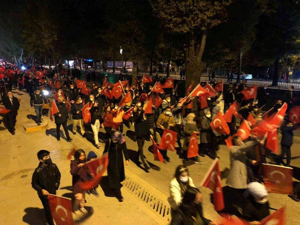 Kastamonu’da 98 dilek balonu gökyüzüne bırakıldı