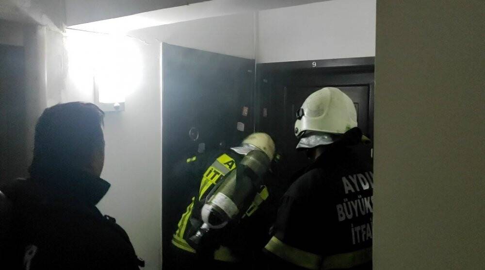 Kuşadası’nda bir ev yandı, 1 kişi dumandan etkilendi