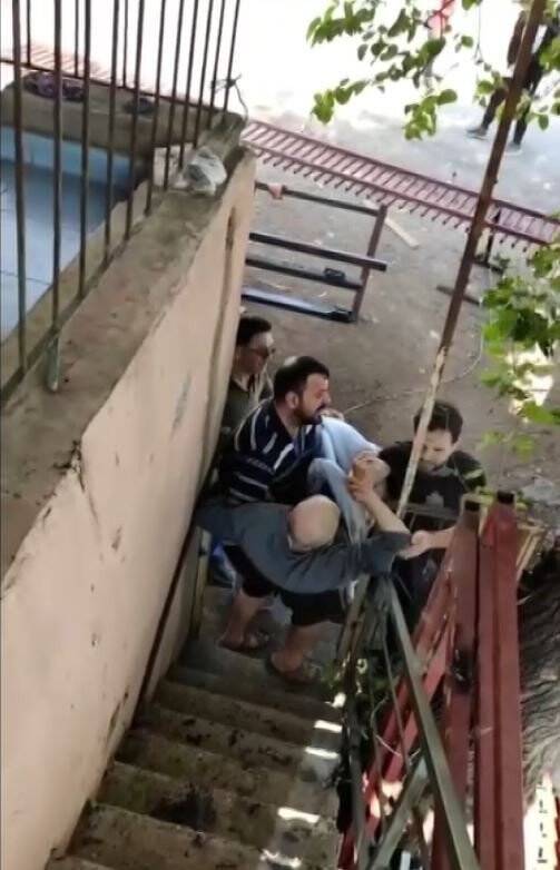 Müstakil evdeki yangın paniği böyle görüntülendi