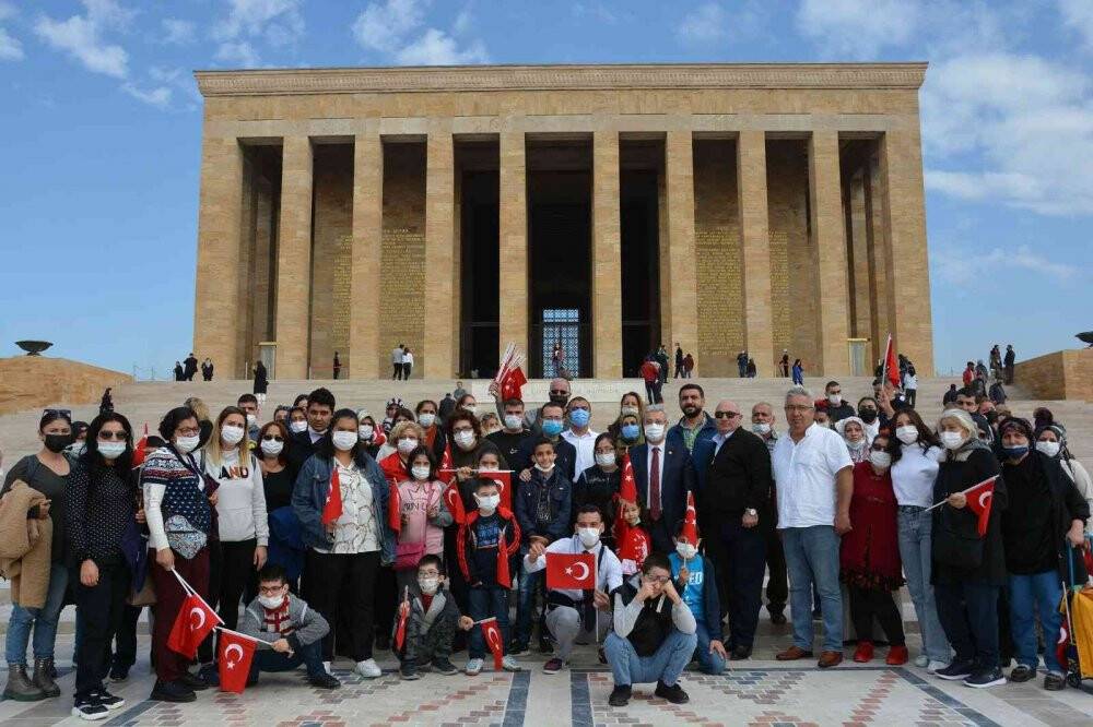 Özel gereksinimli bireylerden Anıtkabir ziyareti