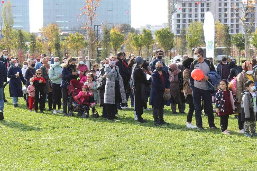 Türkiye’nin en büyük millet bahçesine vatandaşlardan yoğun ilgi