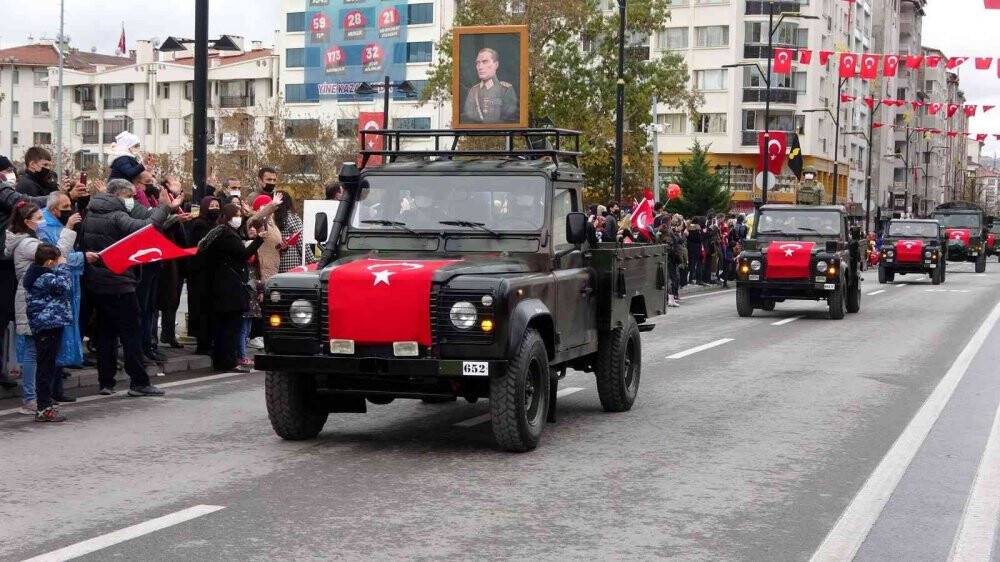 Yağmur altında Cumhuriyet coşkusu