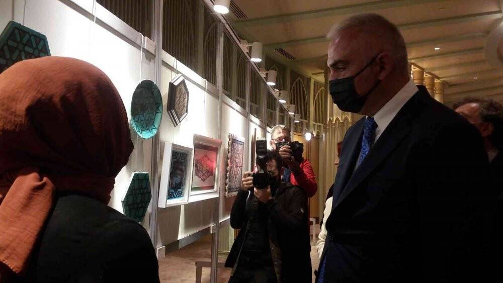 Bakan Mehmet Nuri Ersoy, Beyoğlu Kültür Yolu’nu gezdi