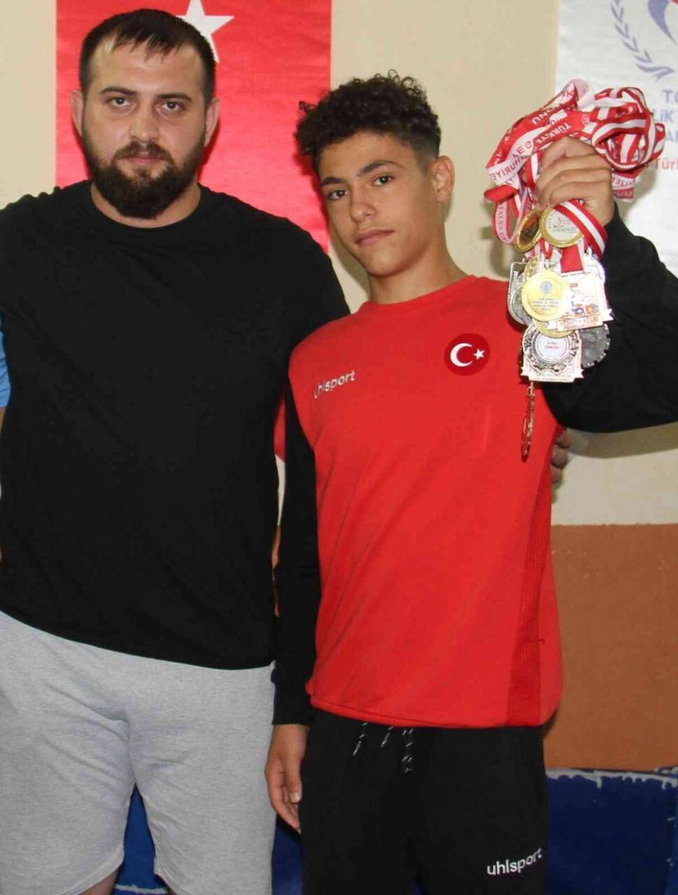 Balkan şampiyonu olan Konyalı milli güreşçi, sözünü tuttu