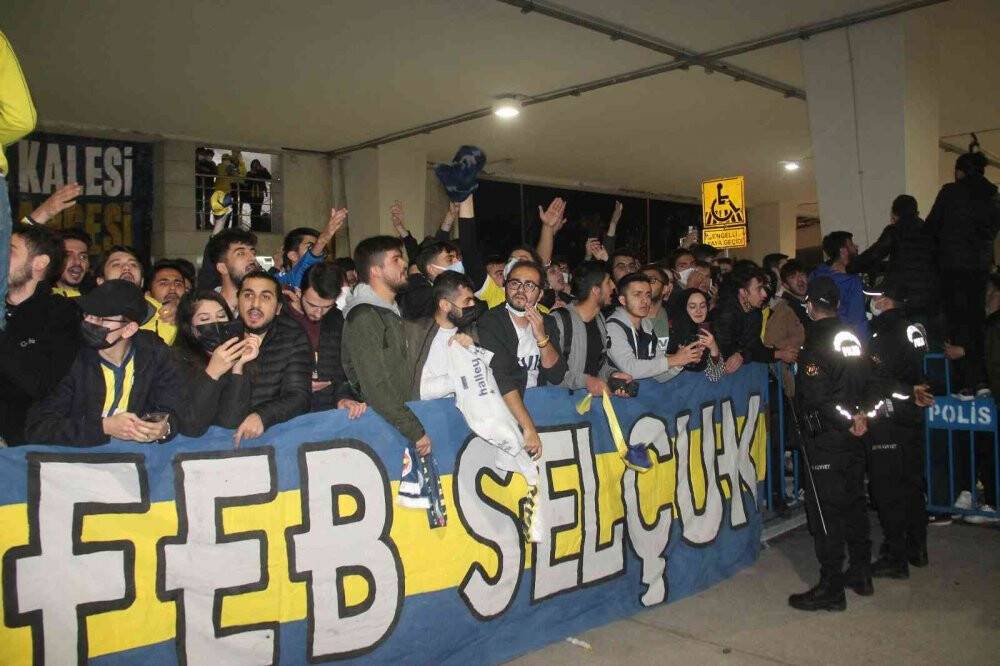 Fenerbahçe kafilesi Konya’ya geldi