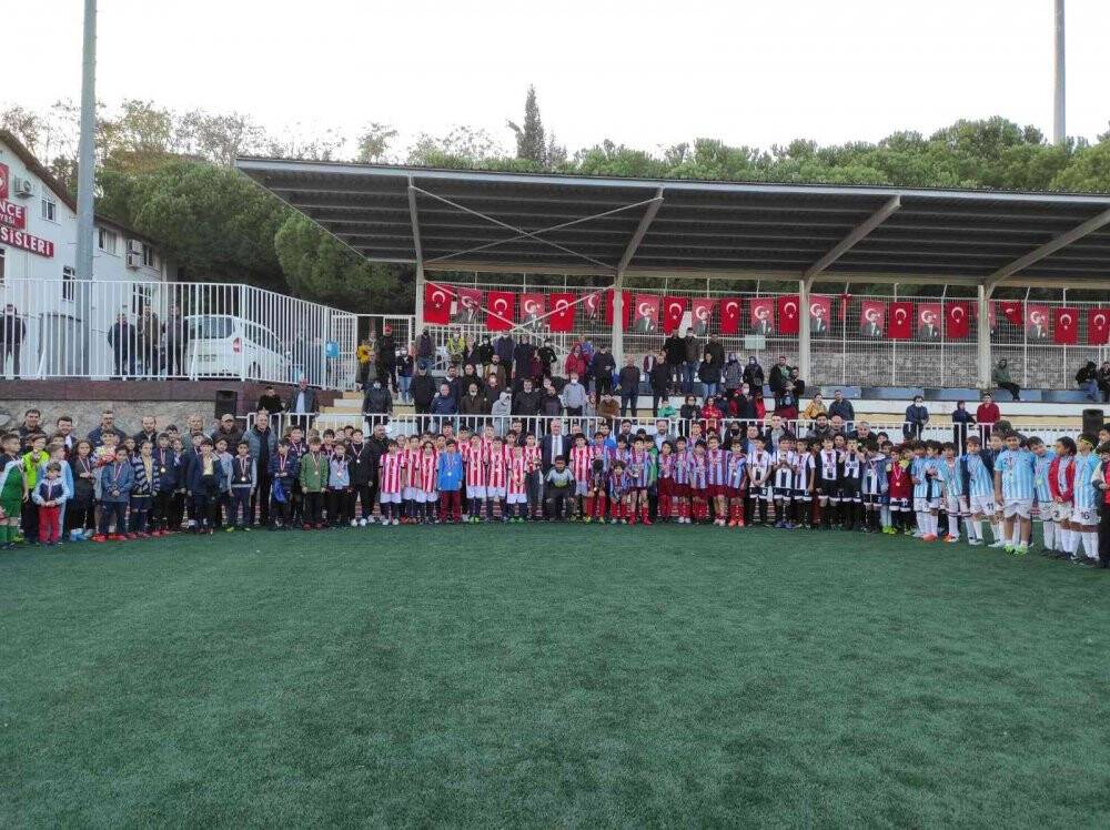 Geleceğin yıldızları futbol turnuvasında ter döktü