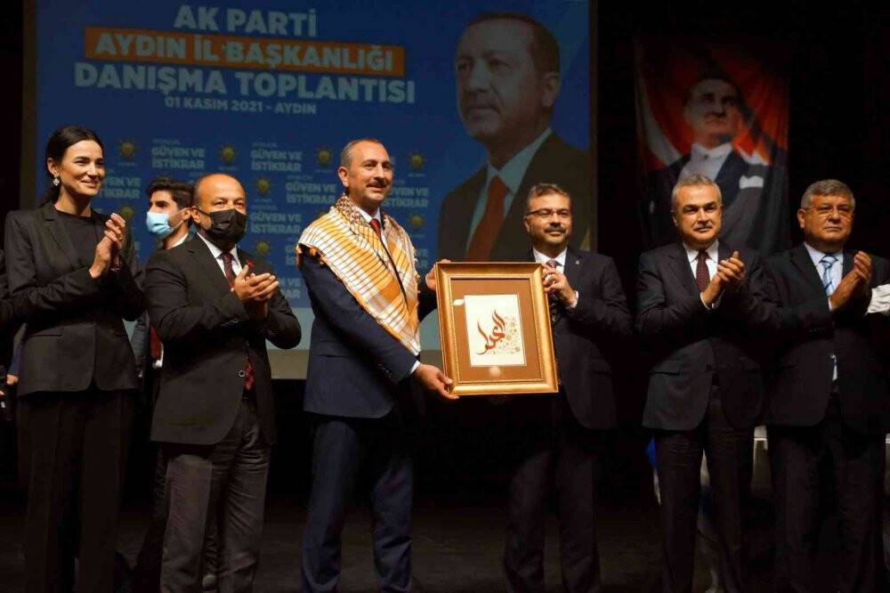 Adalet Bakanı Gül: Bu millete kimse pranga vuramayacak