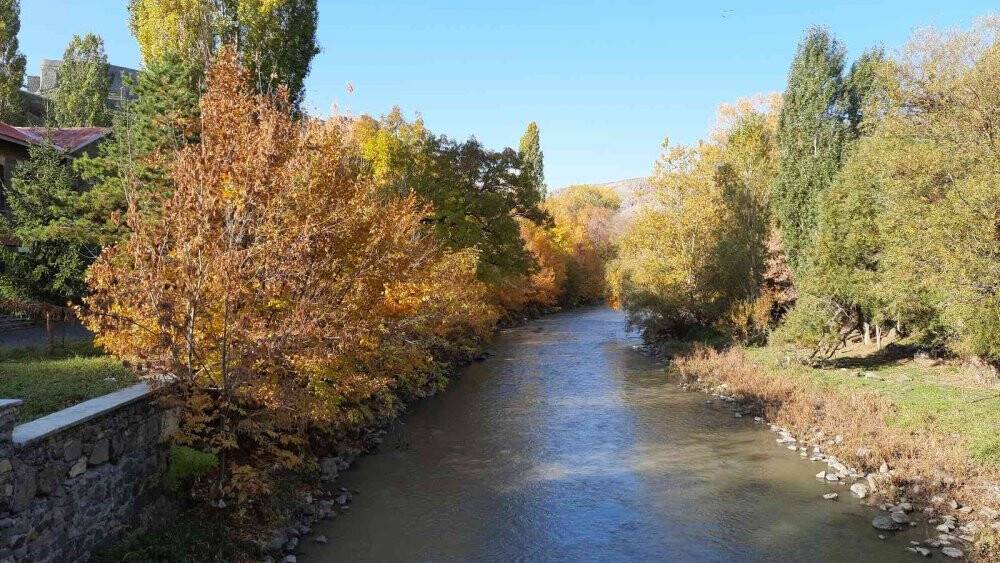 Kars’ta kartpostallık sonbahar görüntüleri
