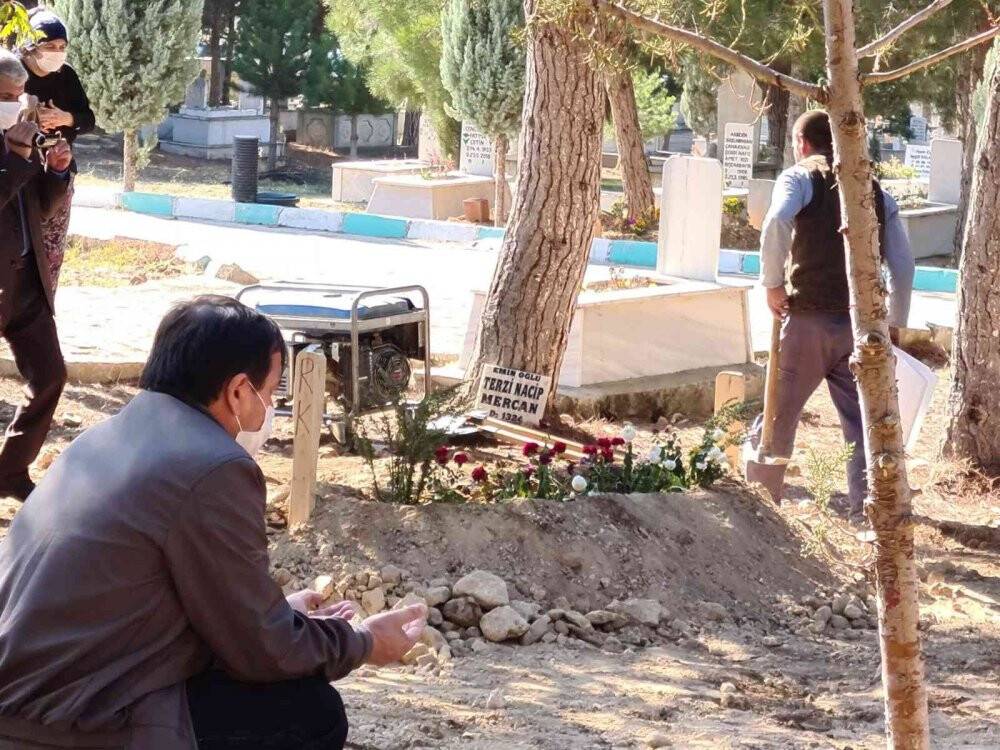Evladının acısına ancak birkaç saat dayanabildi