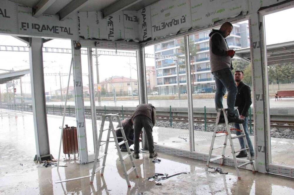 Karaman Garı’nda Yüksek Hızlı Tren hazırlıkları hızla sürüyor