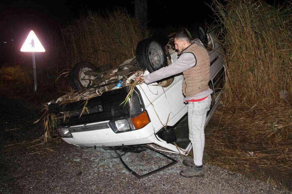 Konya'da kaza! Minibüs sazlıkların içine devrildi