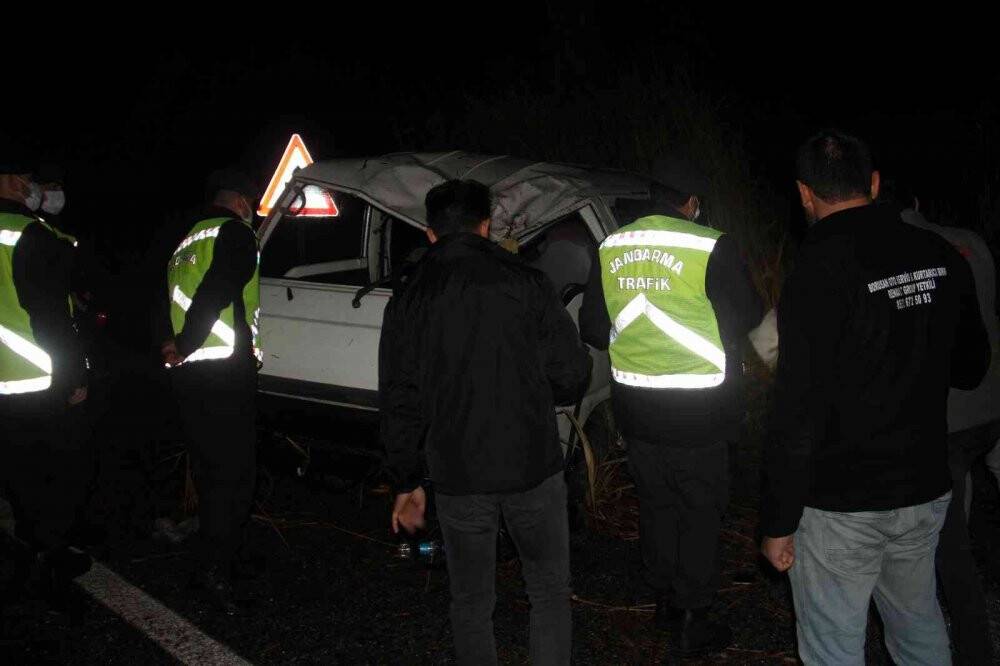 Konya'da kaza! Minibüs sazlıkların içine devrildi