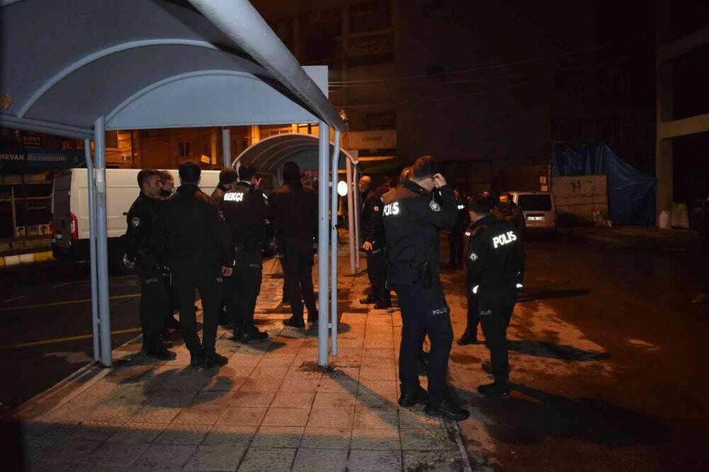 Malatya’da gecenin sessizliğini silah sesleri bozdu