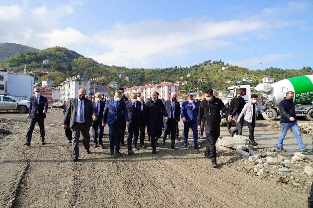 Bakan Soylu, selde kaybolanlar için kılınan gıyabi cenaze namazı namazına katıldı
