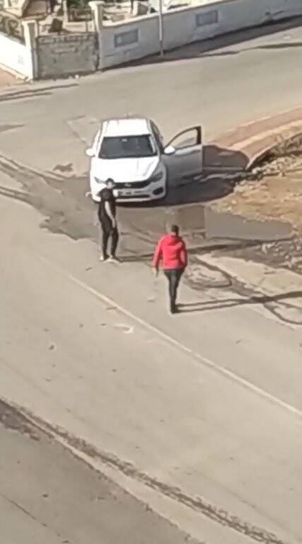 Gençlerin tartışması bıçaklı ve taşlı kavgaya dönüştü