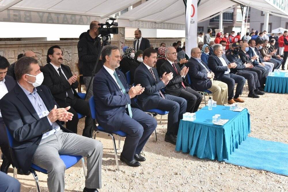 Karatay Belediyesinin kente kazandıracağı yeni aşevi binasının temeli atıldı
