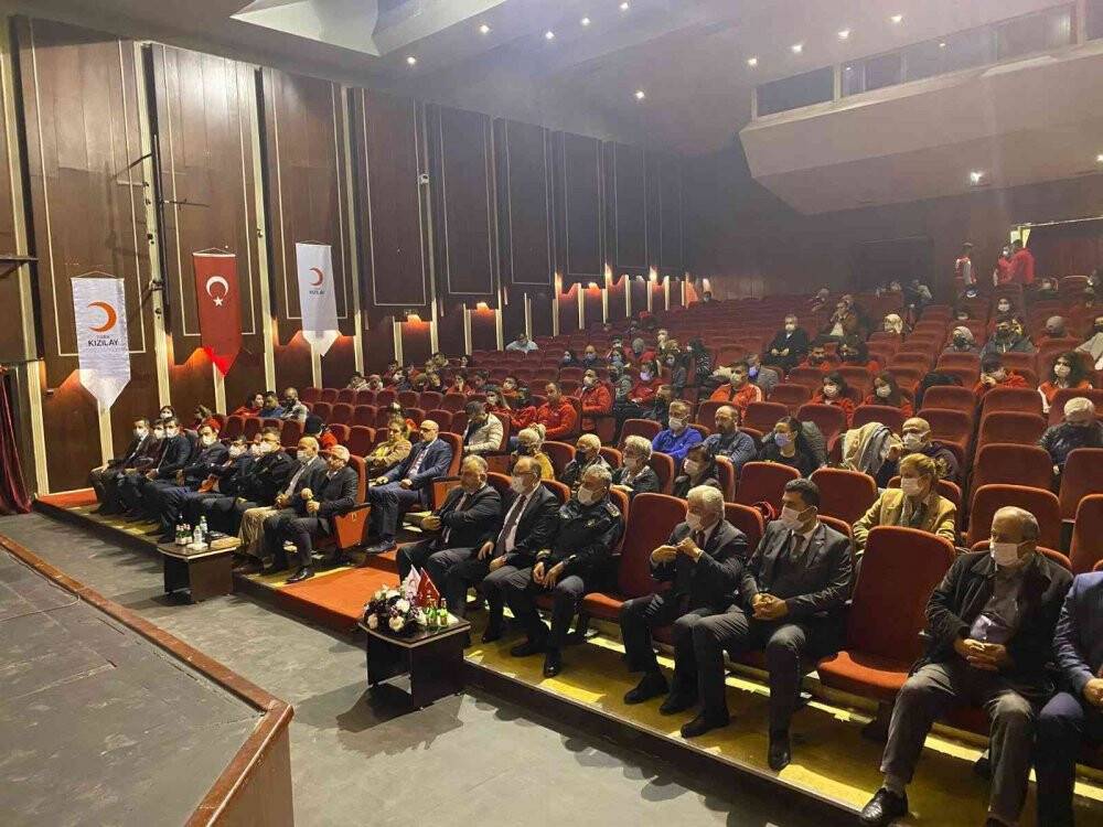 Kızılay Haftası konferansla devam etti