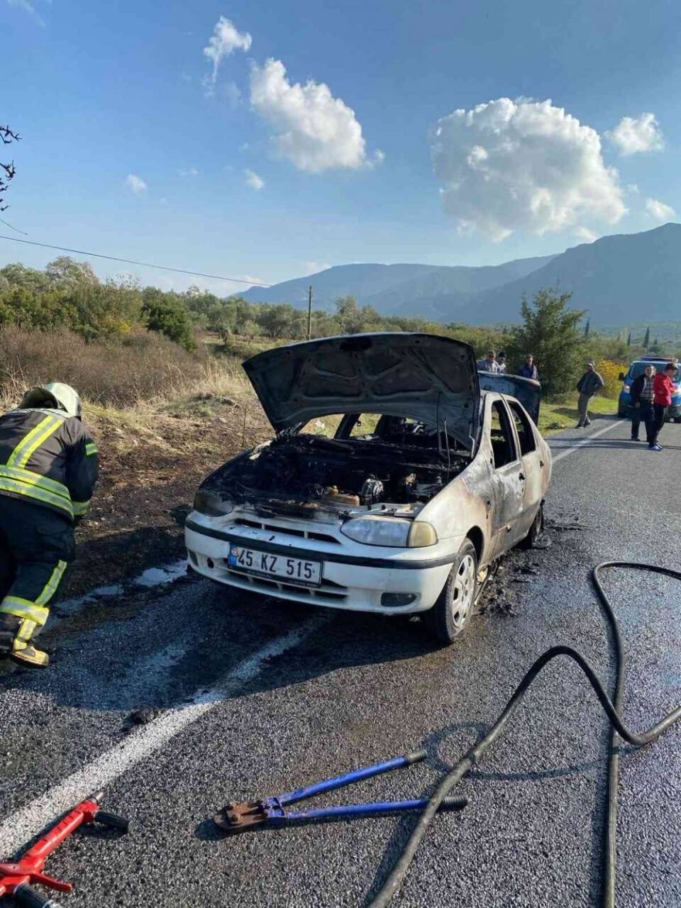LPG tankı patlayan araç alev aldı