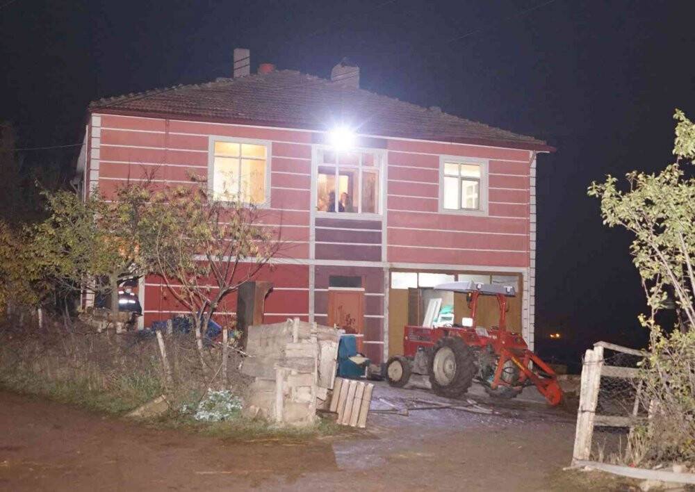 Son 1 haftada evleri 5 kez yandı, diken üstünde yaşıyorlar