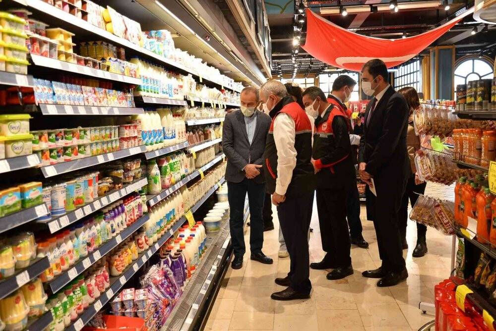 Bakan Yardımcısı Tunç, market ve restoranları denetledi