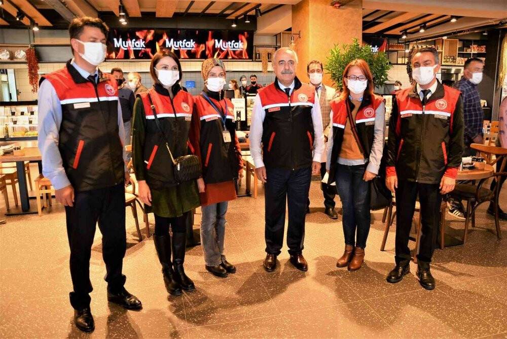 Bakan Yardımcısı Tunç, market ve restoranları denetledi