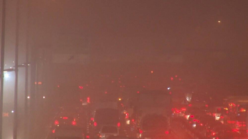 İstanbul’da sis etkili oldu, E-5 karayolu drone ile görüntülendi