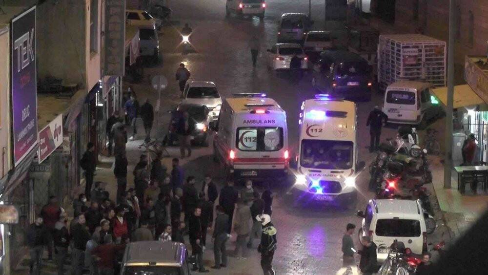 Kayınbiraderlerini bıçakla yaraladı