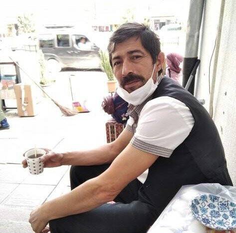 Kendisini icraya veren eski dünürünü ailesiyle birlikte katletti