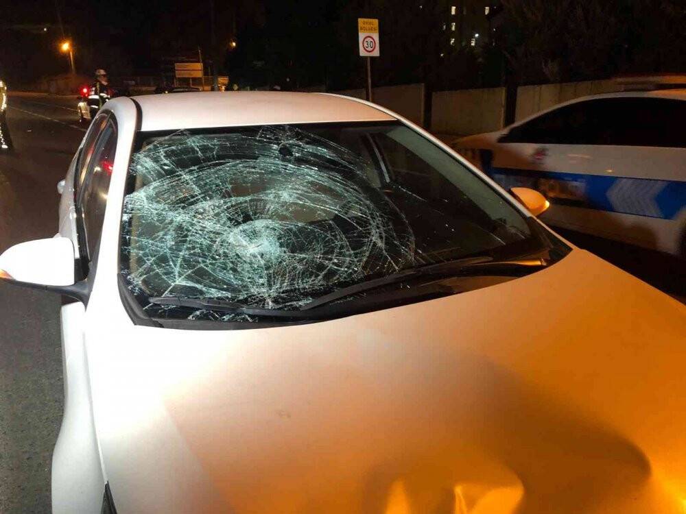 Otomobilin çarptığı üniversiteli genç kız ağır yaralandı